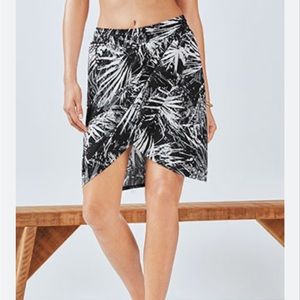 FABLETICS CLARISSA SKIRT II NEW NEVER WORN